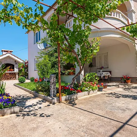 Three-bedroom In Apartman Vodice