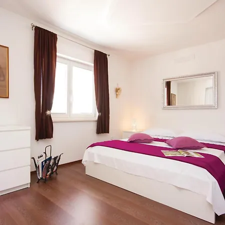 Three-bedroom In فوديس