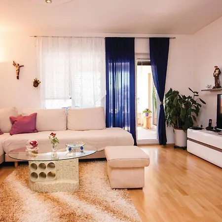 Three-bedroom In Vodice