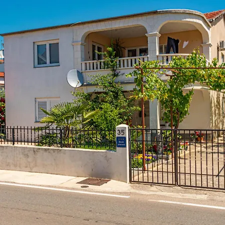 Διαμέρισμα In With Kitchen Βόντιτσε