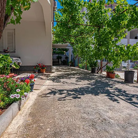 Three-bedroom In Apartman