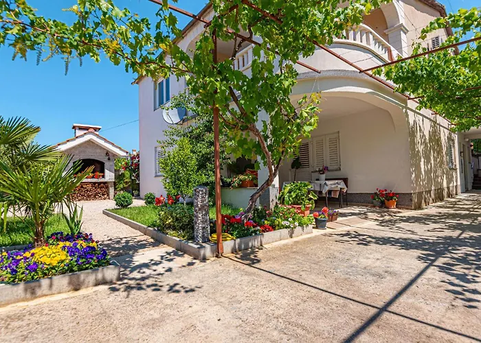 Three-bedroom In Apartman Vodice