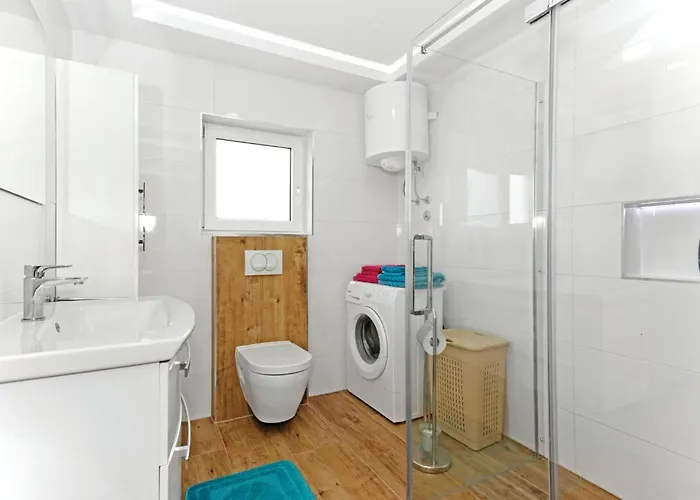 Three-bedroom In Apartman