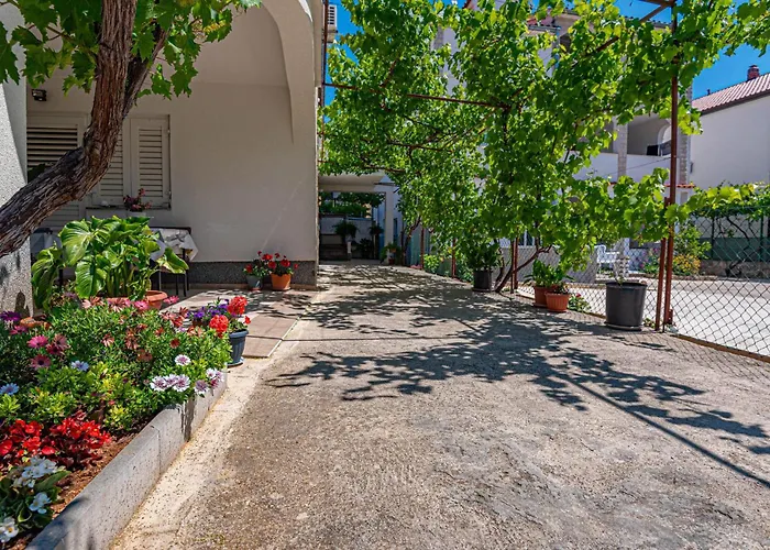 Three-bedroom In Apartman